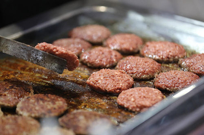 美国肉厂接连关闭 疫情之下人造肉再成热点